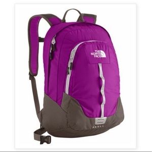 THE NORTH FACE WOMEN’S VAULT BACKPACK